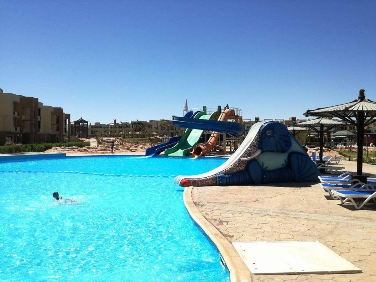 Blue Bay Marseille Chalet: Family-friendly Pool View Apartment *