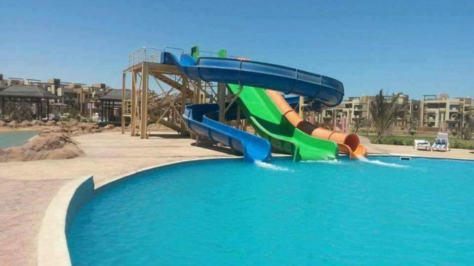 Blue Bay Marseille Chalet: Family-friendly Pool View Apartment *