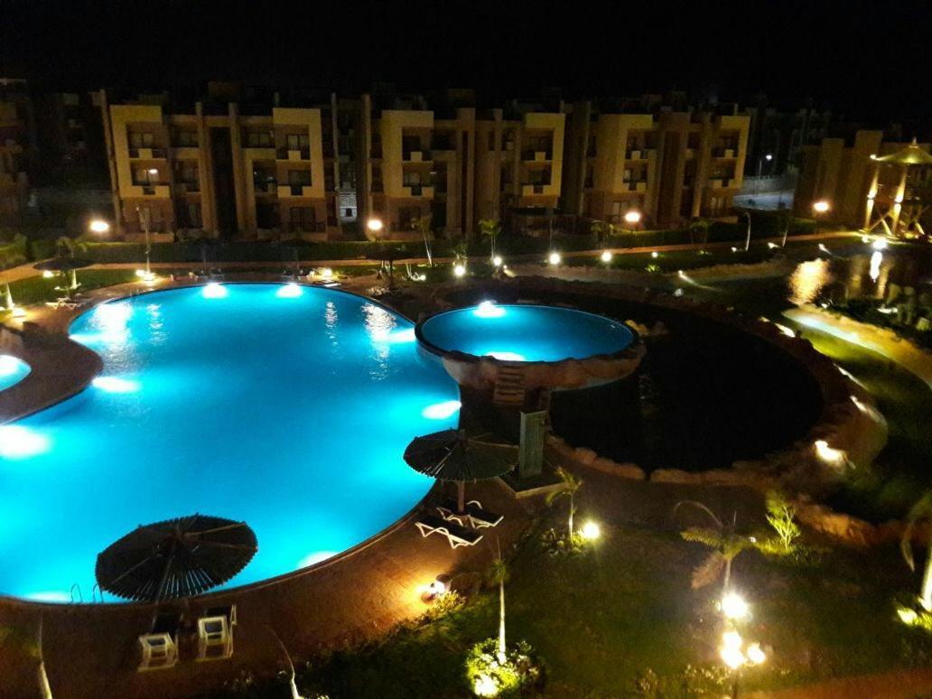 Blue Bay Marseille Chalet: Family-friendly Pool View Apartment Ain Sukhna
