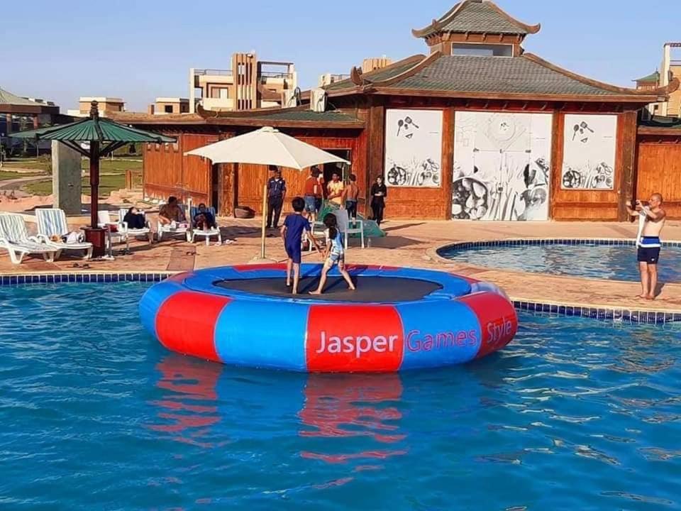 Blue Bay Marseille Chalet: Family-friendly Pool View Apartment