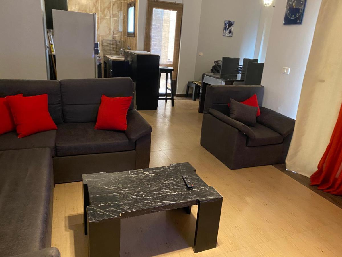 Blue Bay Marseille Chalet: Family-friendly Pool View Apartment *