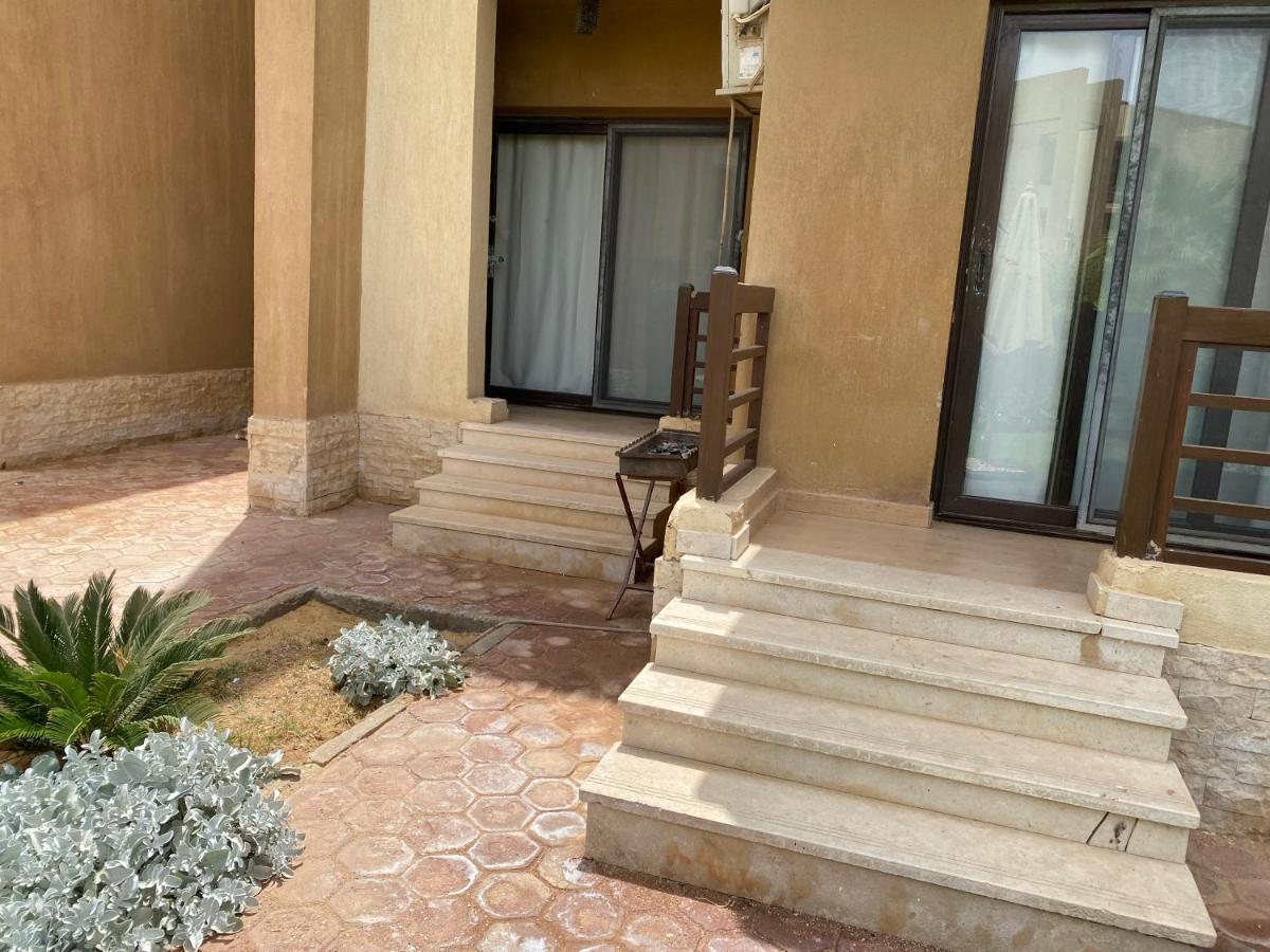Blue Bay Marseille Chalet: Family-friendly Pool View *